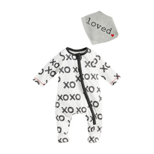 Xoxo Baby Sleeper and bib Set 3-6 MONTH