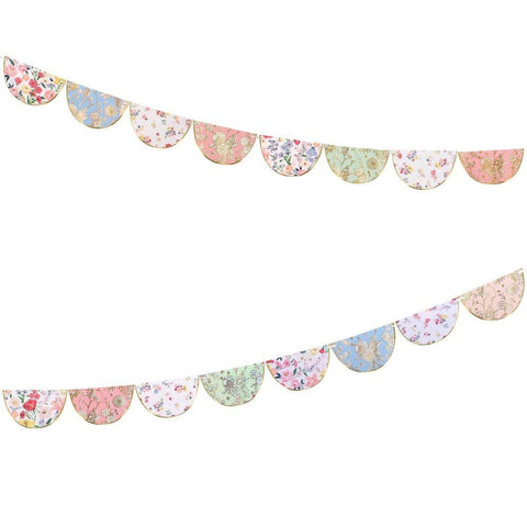 ENGLISH GARDEN SCALLOP GARLAND