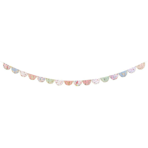 ENGLISH GARDEN SCALLOP GARLAND